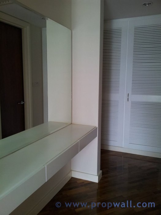 2nd_room_dressing_view