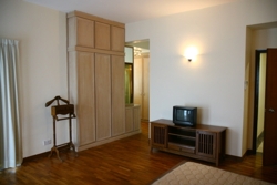 Crown_regency-a27-master_room_pic_2_thumb