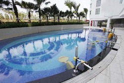 Q21_gym_pool_thumb