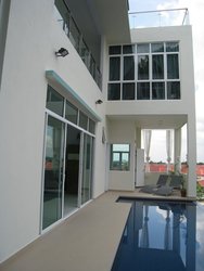 Swimming_pool_thumb
