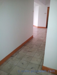 01_from_the_entrance_door_small_view_thumb