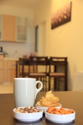 C1-17-18_living_room_be_my_guest_thumb