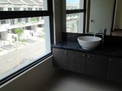 Bathroom_view2_thumb