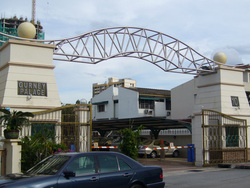 Gurney_palace__1__thumb