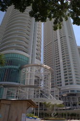 Gurney_paragon7_thumb