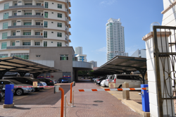 Gurney_palace6_thumb