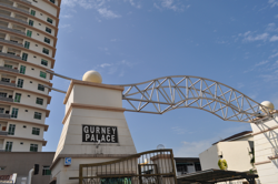 Gurney_palace9_thumb